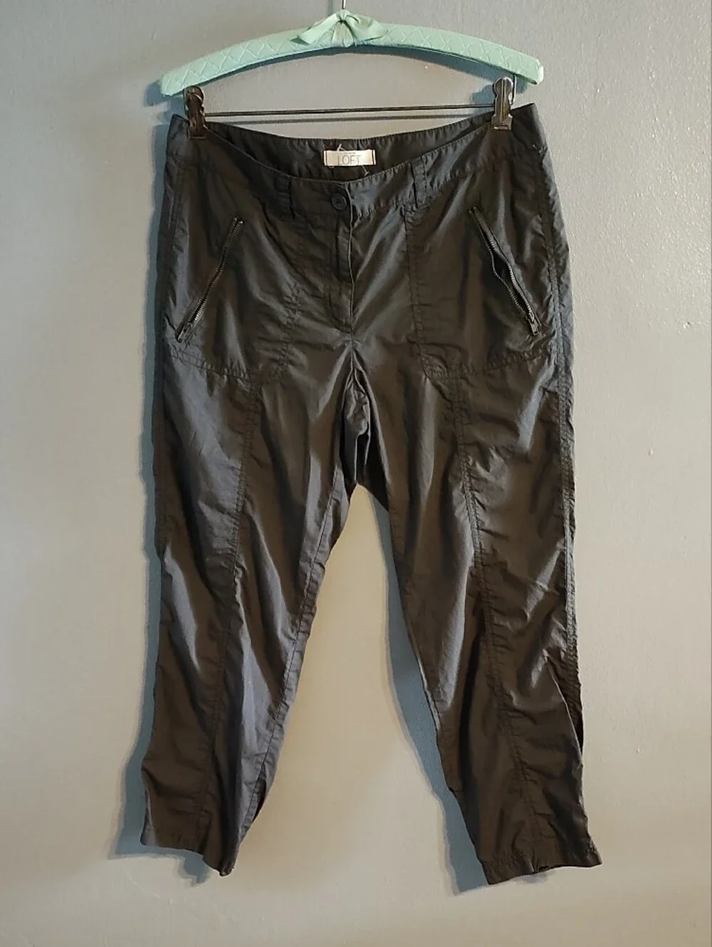 LOFT Women's Dark Charcoal Gray Capris with Zip Pockets